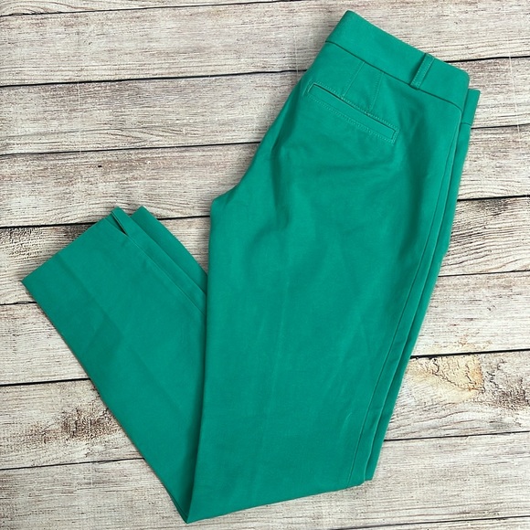 Banana Republic Pants - Banana Republic Kelly green pants size 0 Sloan Fit